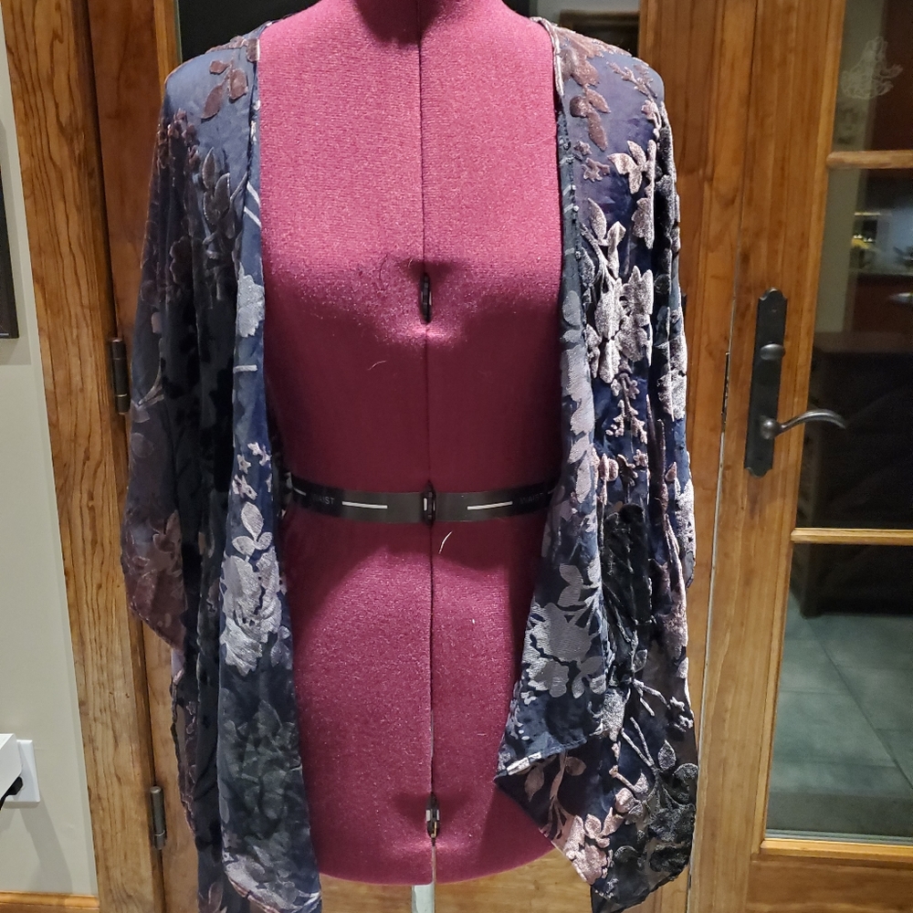 Loft black kimono with velvet floral pattern